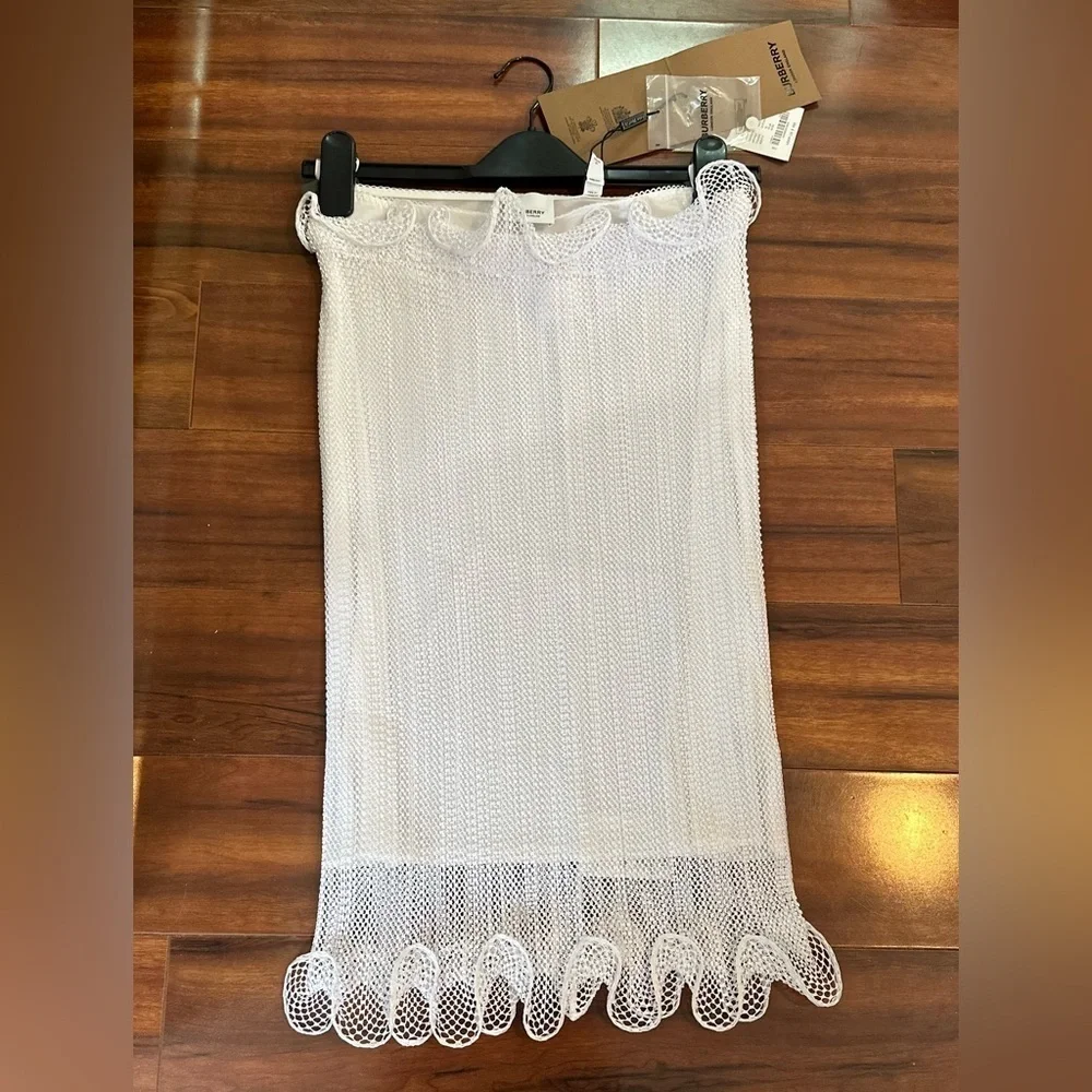 NWT BURBERRY OPTIC WHITE RUFFLED DETAIL PENCIL SKIRT